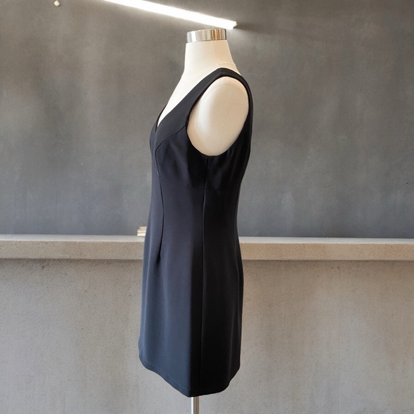 BCBG Max Azria Paris Sleeveless V-Neck Empire Mini Cocktail Dress With Low Back - Picture 7 of 11